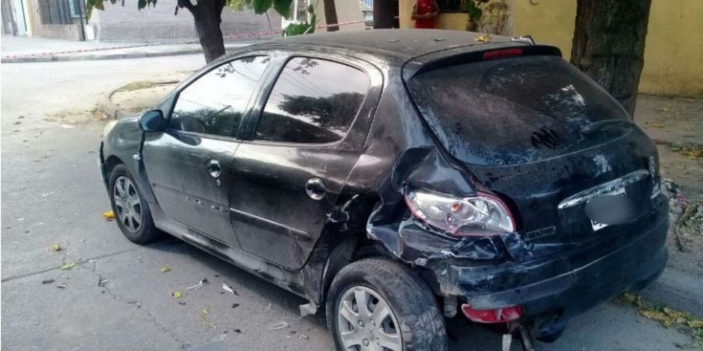El vehículo involucrado en el choque del comisario que habría protagonizado un escándalo en Alta Córdoba.