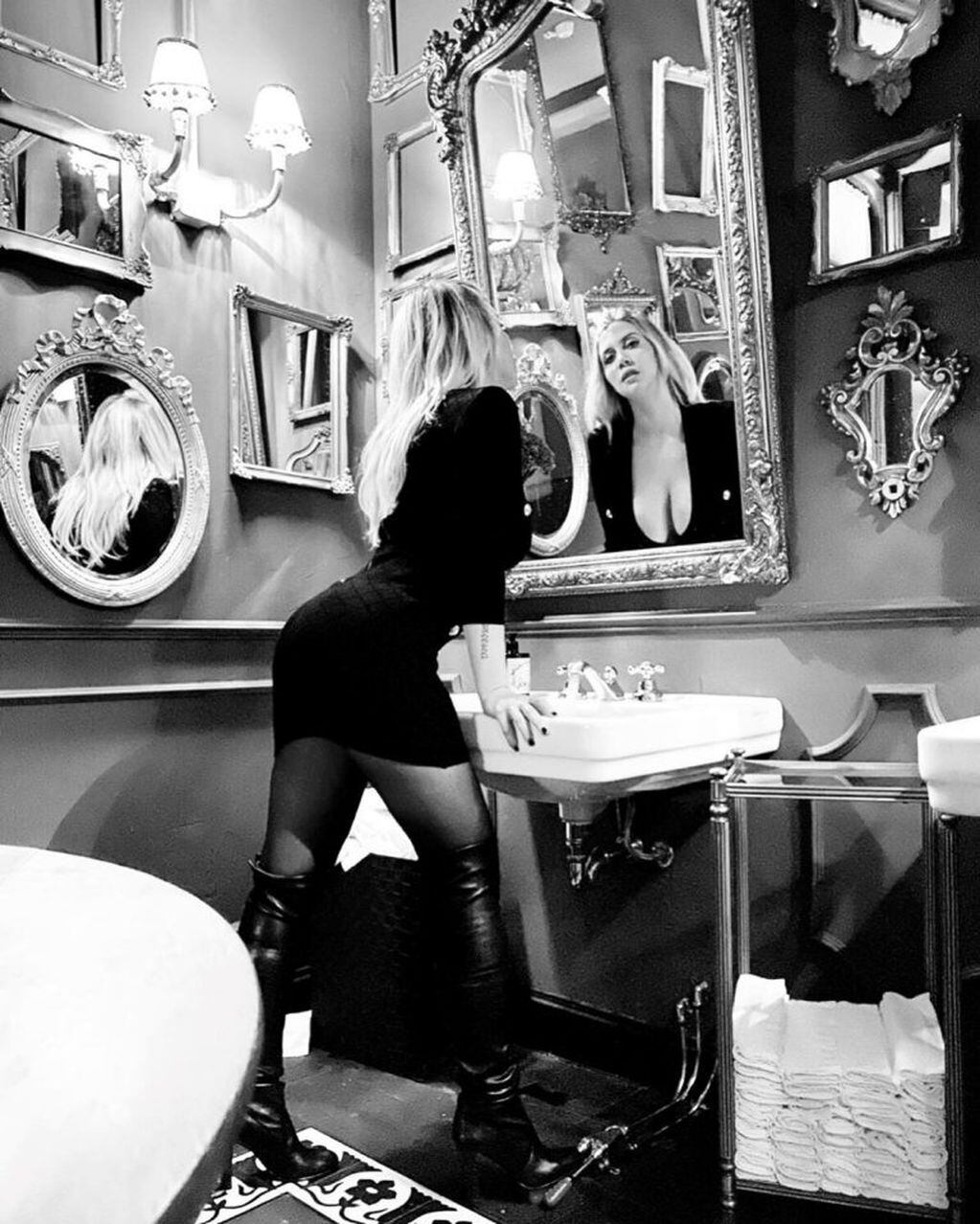 La foto de Wanda Nara frente al espejo que encendió las redes sociales (Foto: Instagram/ @wanda_icardi)