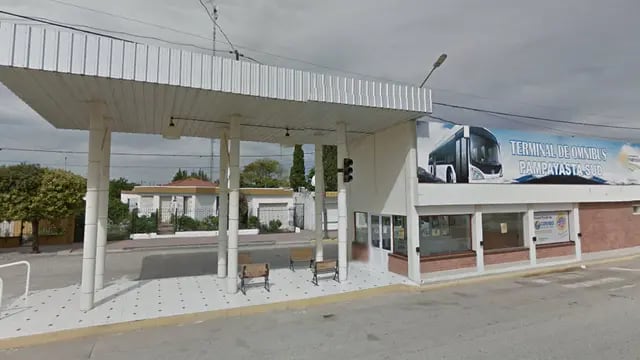 La terminal de Ómnibus de Pampayasta Sud (Google Street View).