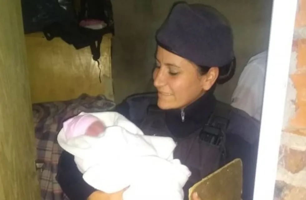 Policía ayudó a una mamá en el trabajo de parto