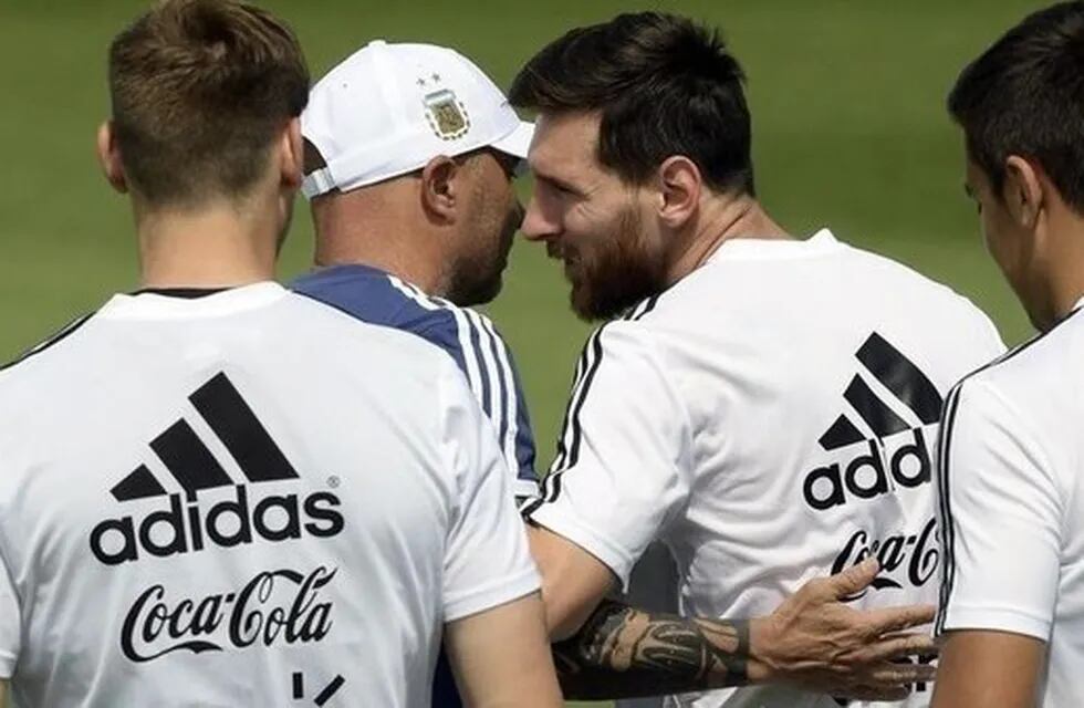 Después de la tormenta por la goleada de Croacia, hubo indicios de reconciliación con Sampaoli. En la relación con Messi por ejemplo. La influencia en el armado del equipo se mantiene.