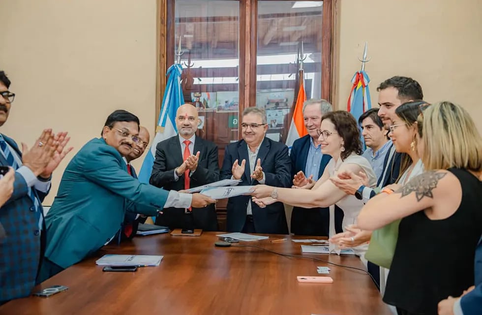 Catamarca firmó un convenio con la India por el litio.