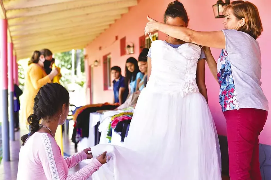 El Hogar de Niñas Betesda inicia una campaña solidaria de vestidos de fiesta