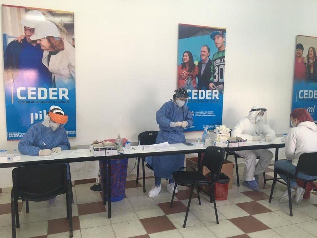 Personal de Salud del CEDER Carlos Paz. Sitio en donde se realizan testeos por Covid-19.