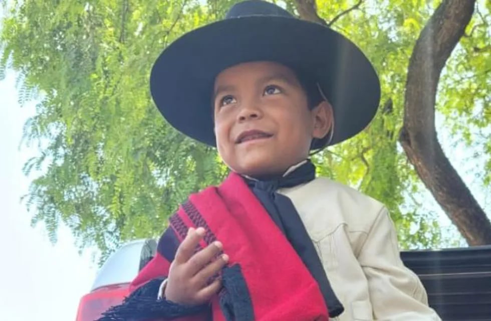 Victorio tiene 6 años y cantó con el Chaqueño Palavecino en el Festival de Jesús María.