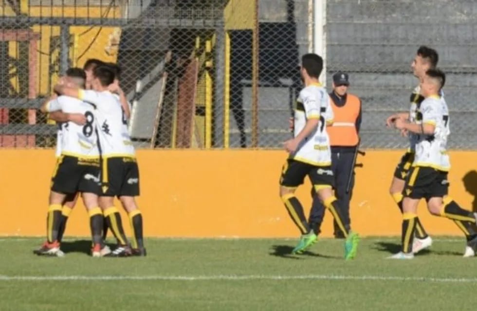 Sporting cayó ante Olimpo