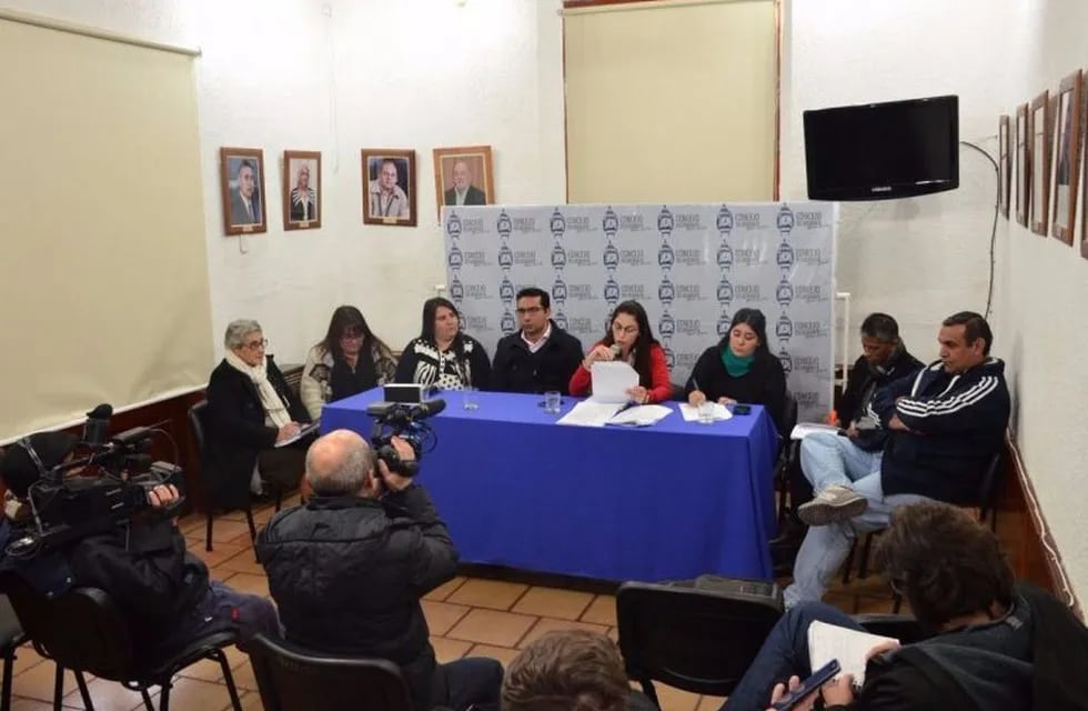 Concejales puntanos en conferencia de prensa. Foto: El Diario de la República.