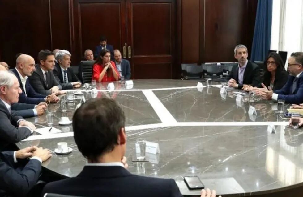 La reunión del ministro de Producción, Kulfas, con dueños y CEO de supermercados (Foto: Clarín)