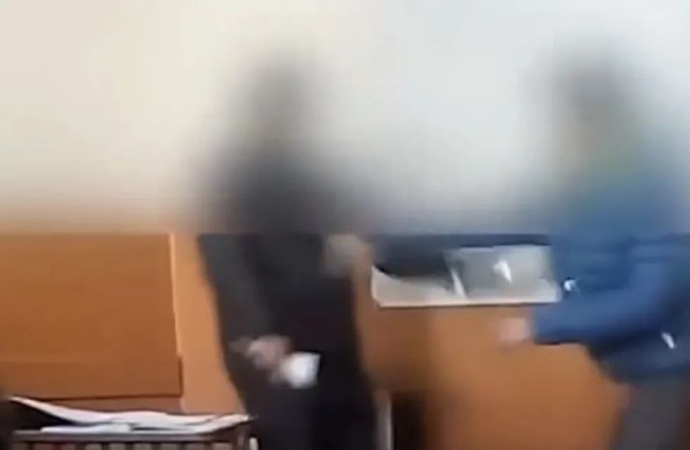 Alumno golpea maestro en Tunuyán