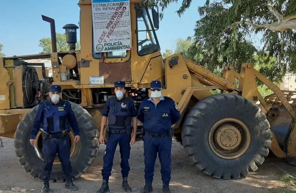 Policía de la provincia detuvieron el desmonte no autorizado