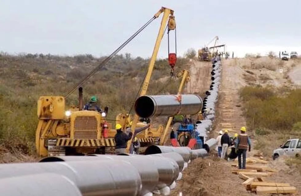 Un intendente "regaló" los caños de un gasoducto valuados en más de 300 millones. (Twitter)