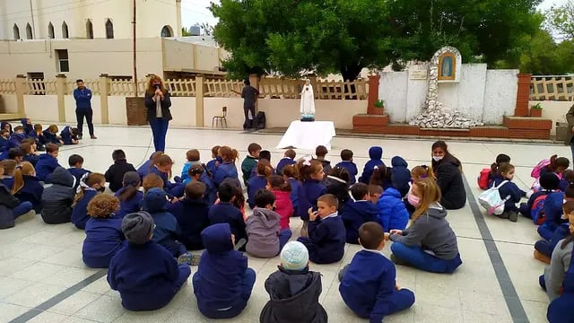 El Colegio Nuestra Señora de Fátima en Pérez se unió a la consagración del Papa