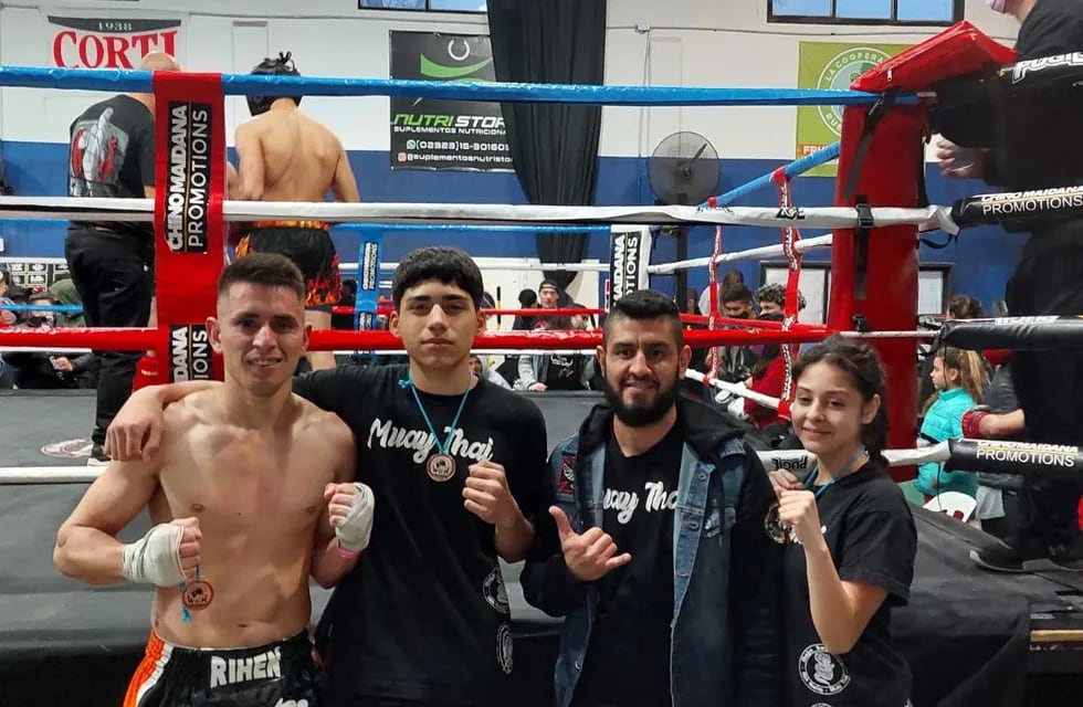 Tres chicos de Pérez ganaron una competencia nacional de Kickboxing (Juan Díaz)