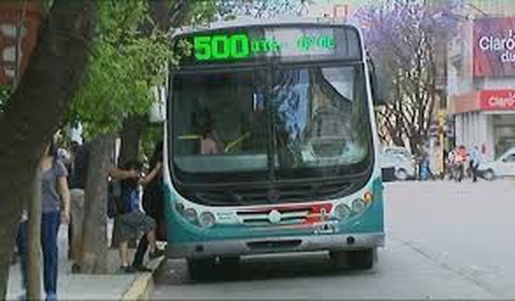 La línea 500 cambia su recorrido por cierre de calle en Donado y Darregueira