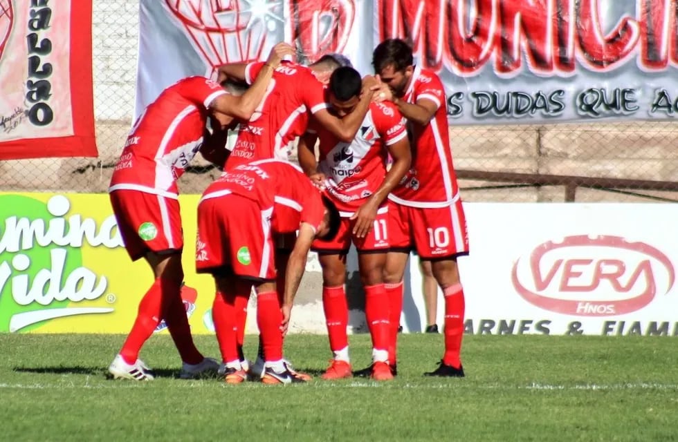 Deportivo Maipú derrotó a Huracán Las Heras