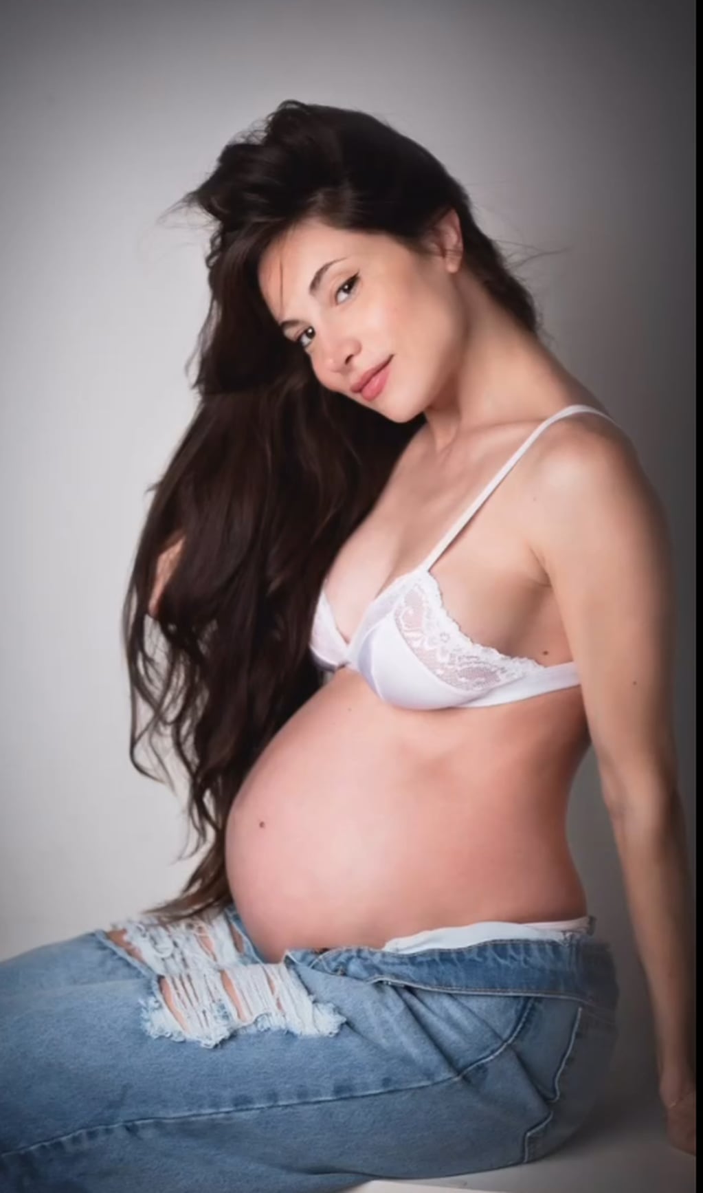 Magui Bravi posó en topless con 35 semanas de embarazo: "Mi mejor momento"