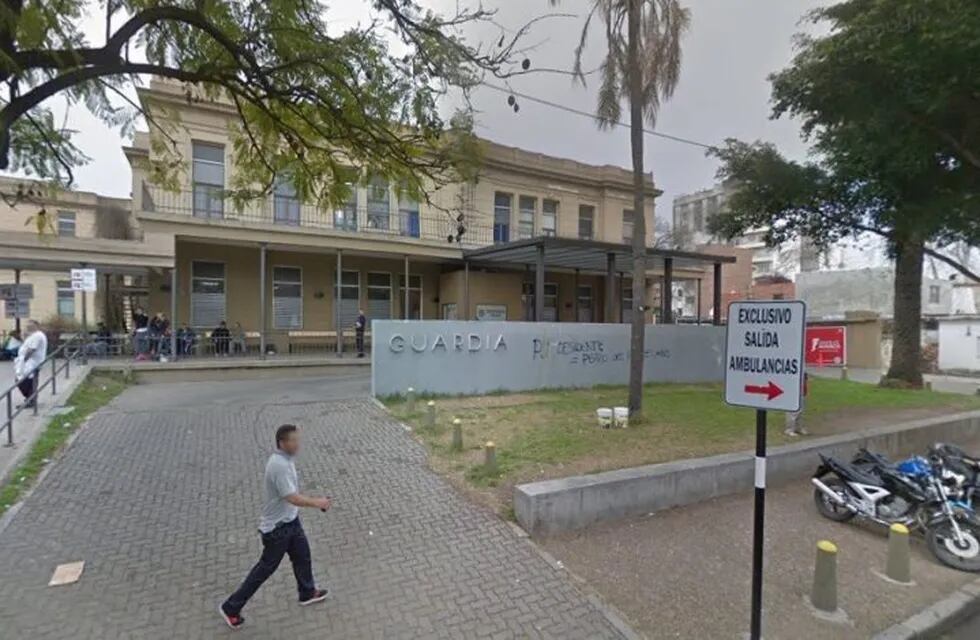 Fabián Pinto estaba internado desde la madrugada en el Hospital Provincial del Centenario. (Google Street View)