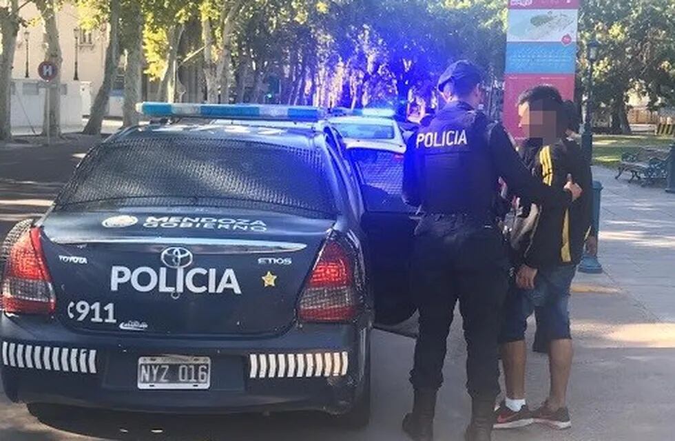 Continúa el alza el número de personas detenidas por no cumplir con al cuarentena en Mendoza.