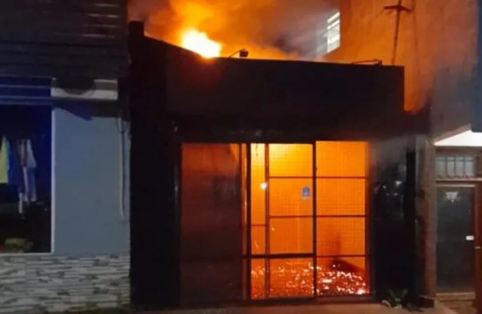 Eldorado: incendio consumió un local comercial.