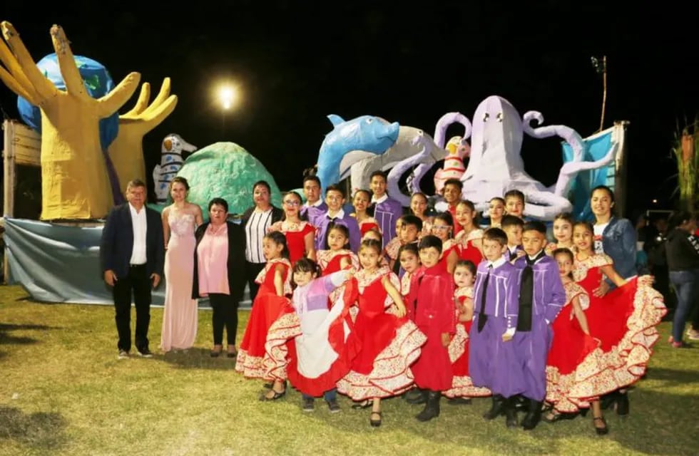 El gobernador acompañó las actividades que se realizaron en el marco del aniversario de la localidad. (Prensa Gobierno del Chaco)