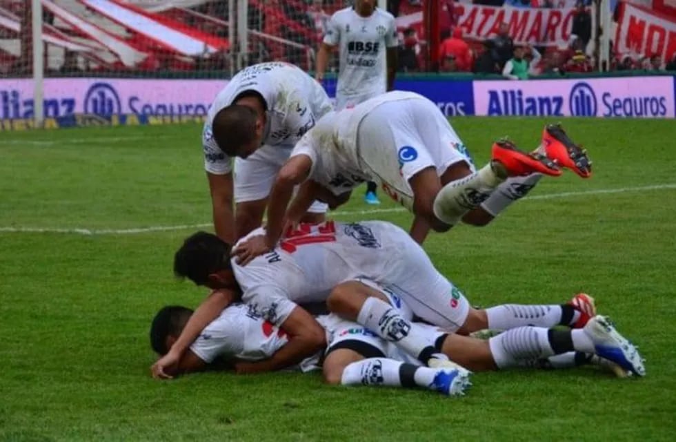 El equipo dirigido por Gustavo Coleoni superó por 1 a 0 al Pincha (web).