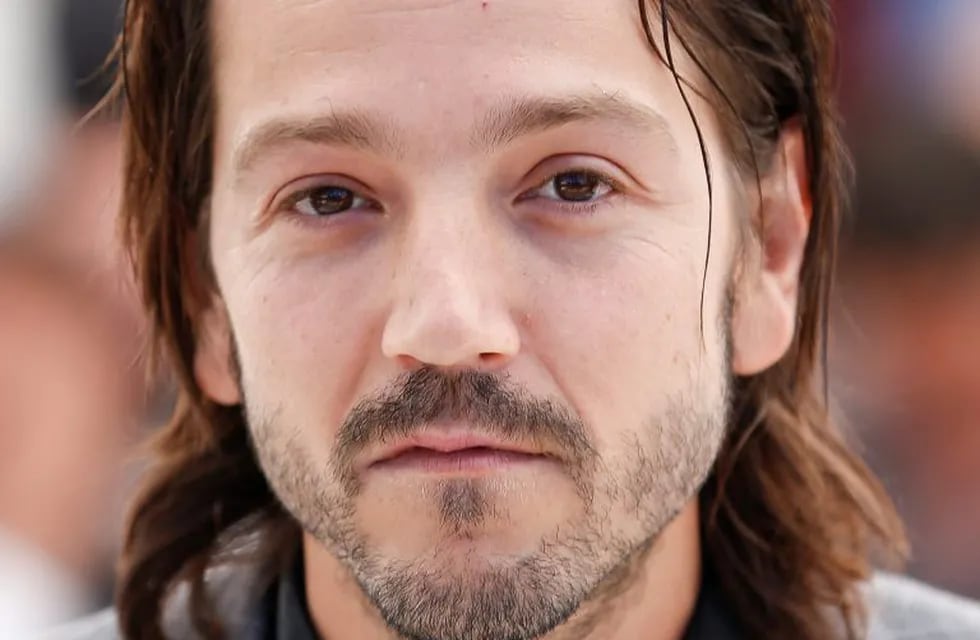 . Cannes (France), 21/05/2016.- Mexican actor Diego Luna poses during the photocall for 'Blood Father' at the 69th annual Cannes Film Festival, in Cannes, France, 21 May 2016. The movie is presented in the section Midnight Screenings at the festival which runs from 11 to 22 May. (Cine, Francia) EFE/EPA/JULIEN WARNAND cannes francia Diego Luna festival internacional del cine de cannes presentacion de nuevas peliculas invitados