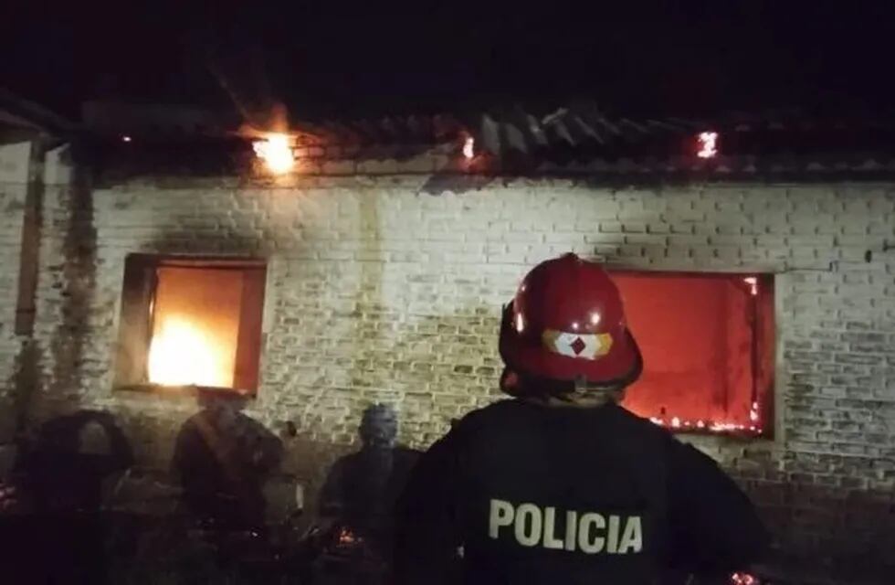 Incendio arrasó un asilo municipal en Concepción de la Sierra.