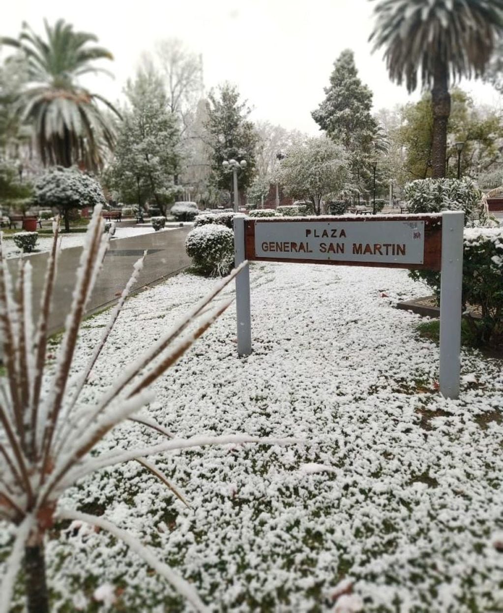La nieve llegó a San Rafael.