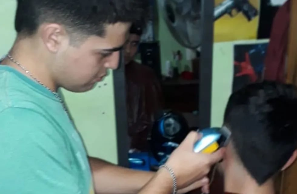 Joven peluquero de Maipú, Ignacio Cruz.