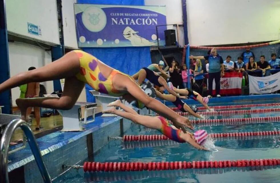 Torneo de natación en marcos Juárez.