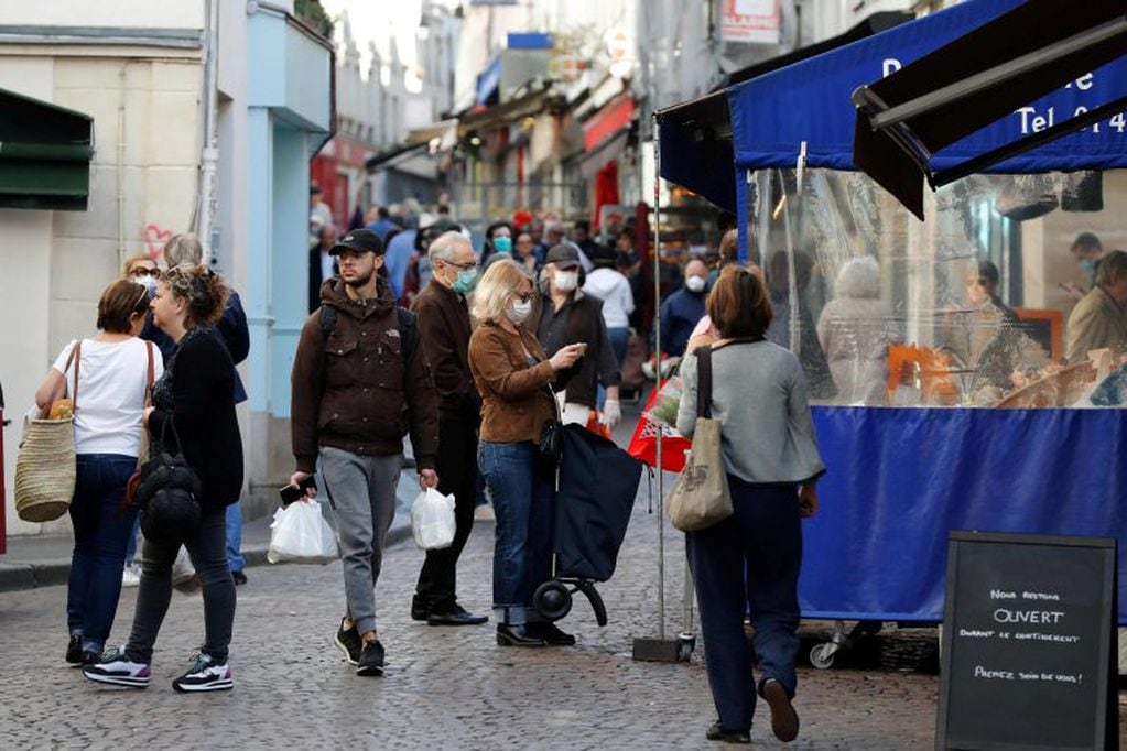 El barbijo será obligatorio en transporte público en París, algo que no venía funcionando (Foto: FRANCOIS GUILLOT / AFP)