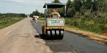 Ejecutan trabajos de mantenimiento sobre la Ruta Provincial N°4 en Bonpland