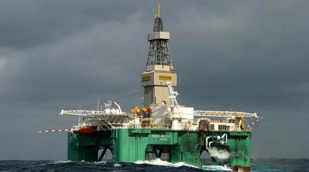 Plataforma Petrolera Erik Raude, una de las plataformas que exploró la zona y explotó hidrocarburos en la cuenca norte de Malvinas.