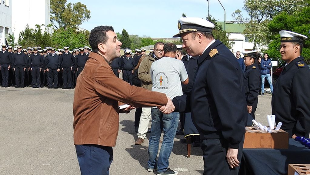 Entregaron medallas a civiles del Arsenal Naval Puerto Belgrano