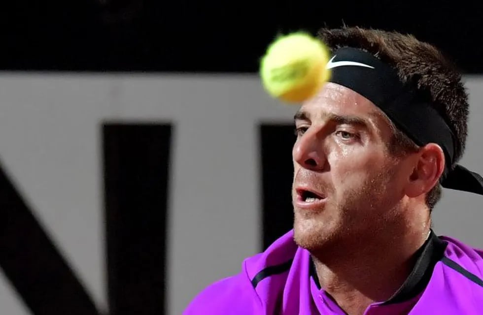 Juan Martin Del Potro of Argentina  during their tennis match at the ATP Tennis Open tournament on May 19, 2017 at the Foro Italico in Rome.   / AFP PHOTO / TIZIANA FABI roma italia juan martin del potro campeonato torneo abierto masters 1000 tenis partido tenista argentino