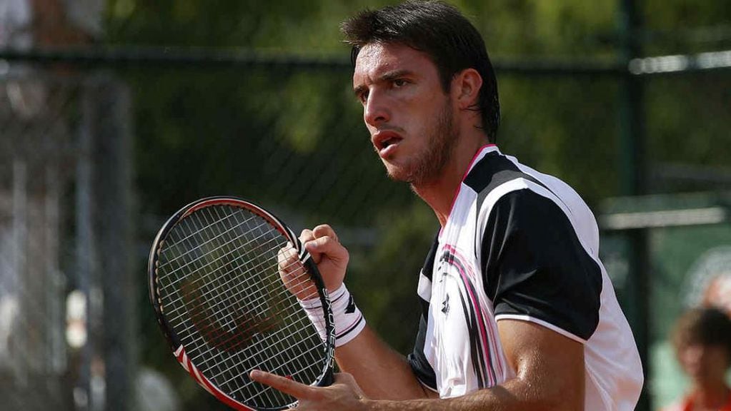 A los 34 años, Mayer anunció su retiro del tenis profesional.