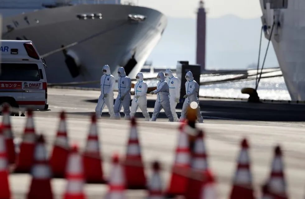 Japón reportó otros 44 casos de coronavirus en el crucero que está varado con siete argentinos (Foto: Jae C. Hong, File/AP)