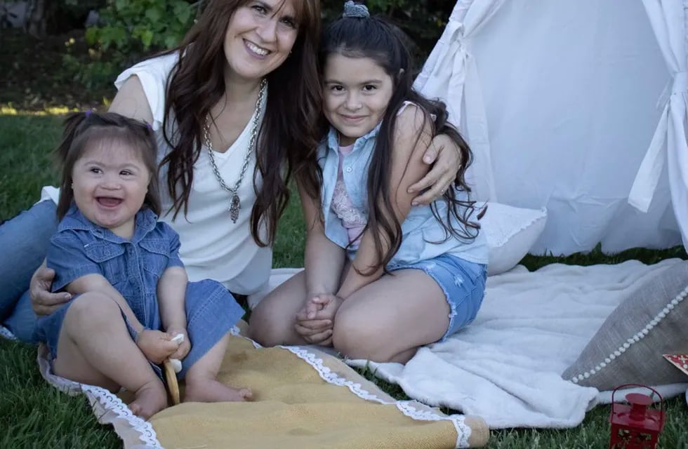 A través de su Instagram, Mariana cuenta sus experiencias diarias con sus hijas. Su cuenta ayudó a muchas mujeres que están viviendo el mismo camino de maternidad que ella.