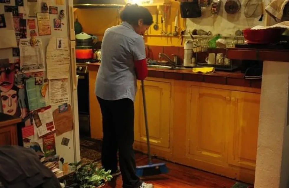 Cuarentena y crisis: dieron de baja a más de 20.000 empleadas domésticas en 4 meses (Foto: Clarín)