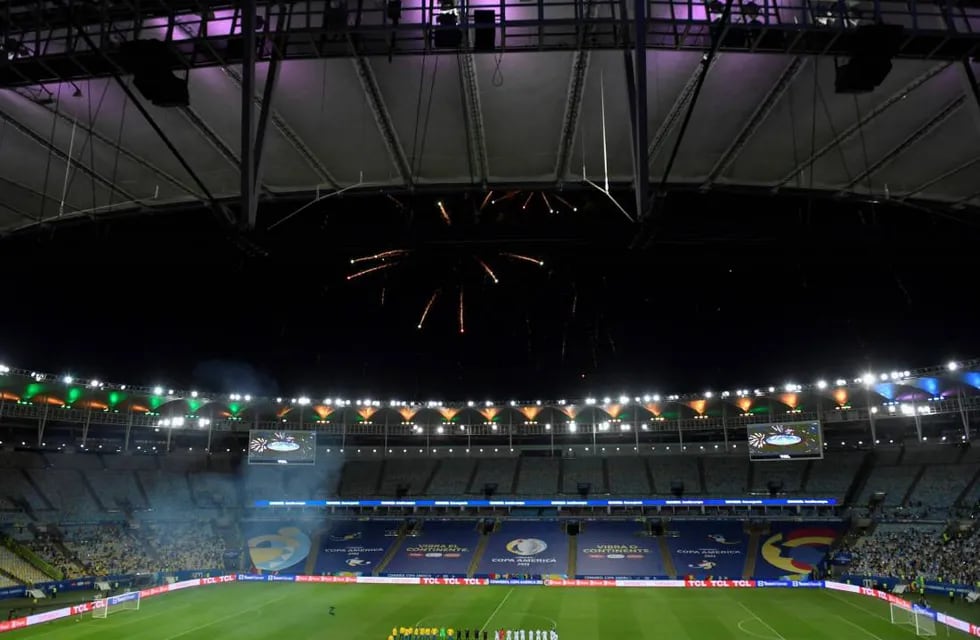 Show de luces en el Maracaná en la final de la Copa América.
