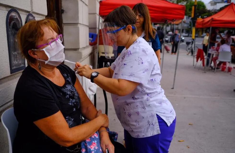 Confirmaron que la vacunación antigripal para adultos mayores continuará el lunes (Foto: Prensa MGP)