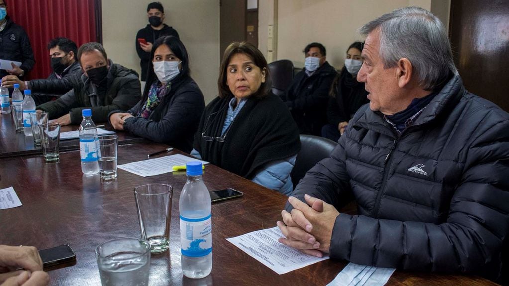 El secretario de Servicios Públicos de la Municipalidad de San Salvador de Jujuy, Guillermo Marenco (der.) concurrió este jueves al Concejo Deliberante.