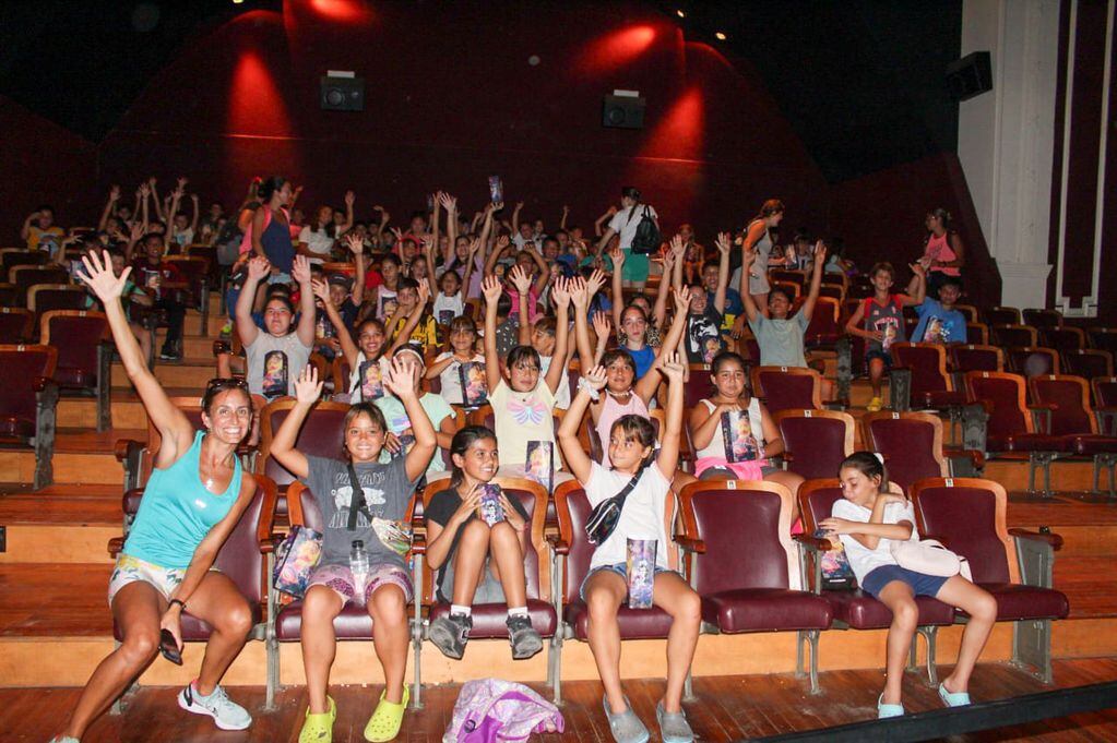 Con una jornada en el Cine Tortoni cerró el programa Escuelas Abiertas