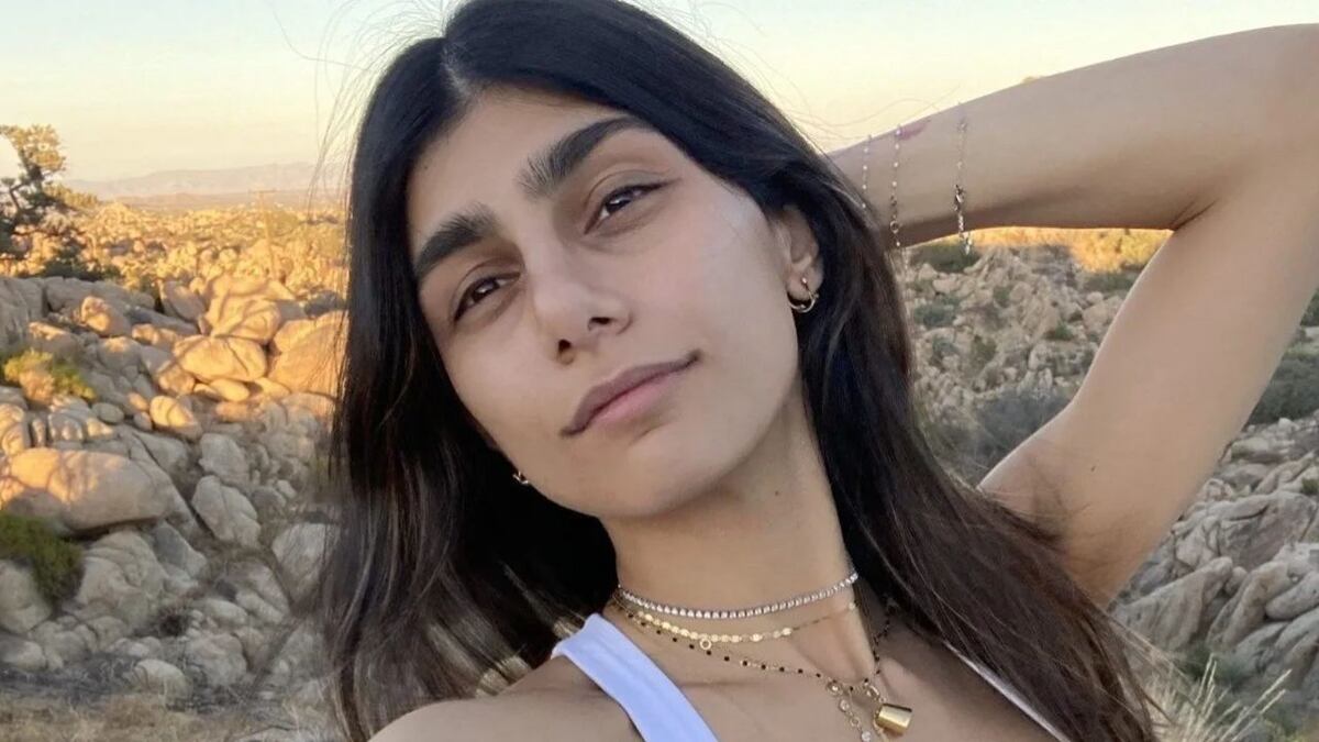 Lo dio todo: Mia Khalifa posó en colaless para mostrar todas sus ...
