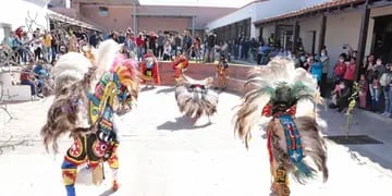 El Mercado Artesanal festejó el tradicional convite a la Pachamama