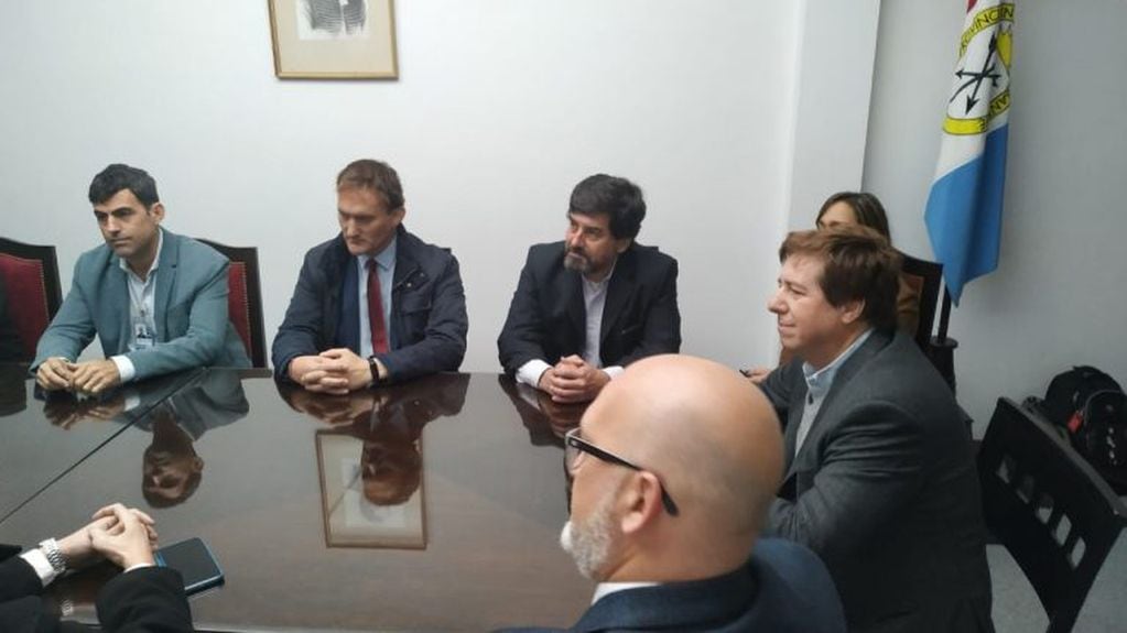 Ejecutivos de Flyest trabajan con el Secretario de Transporte, Pablo Jukic, en acercar socios estratégicos para operar un futura conexión entre Rosario y Asunción. (Vía Rosario)