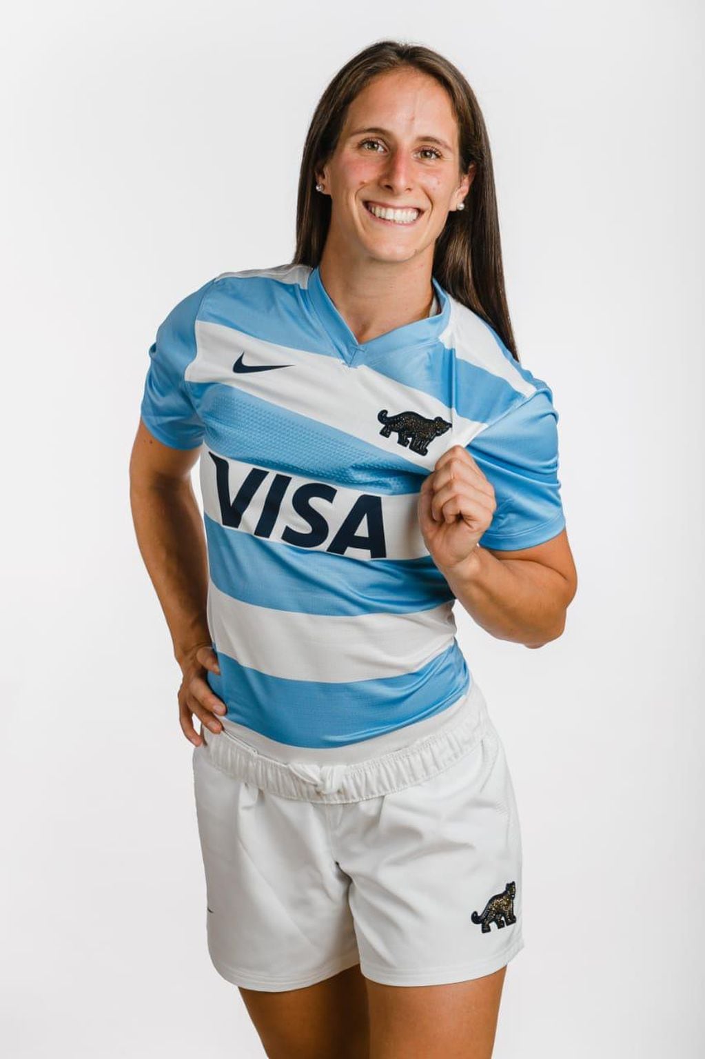 Jugadora de la Selección Argentina de rugby seven y Centro Naval.