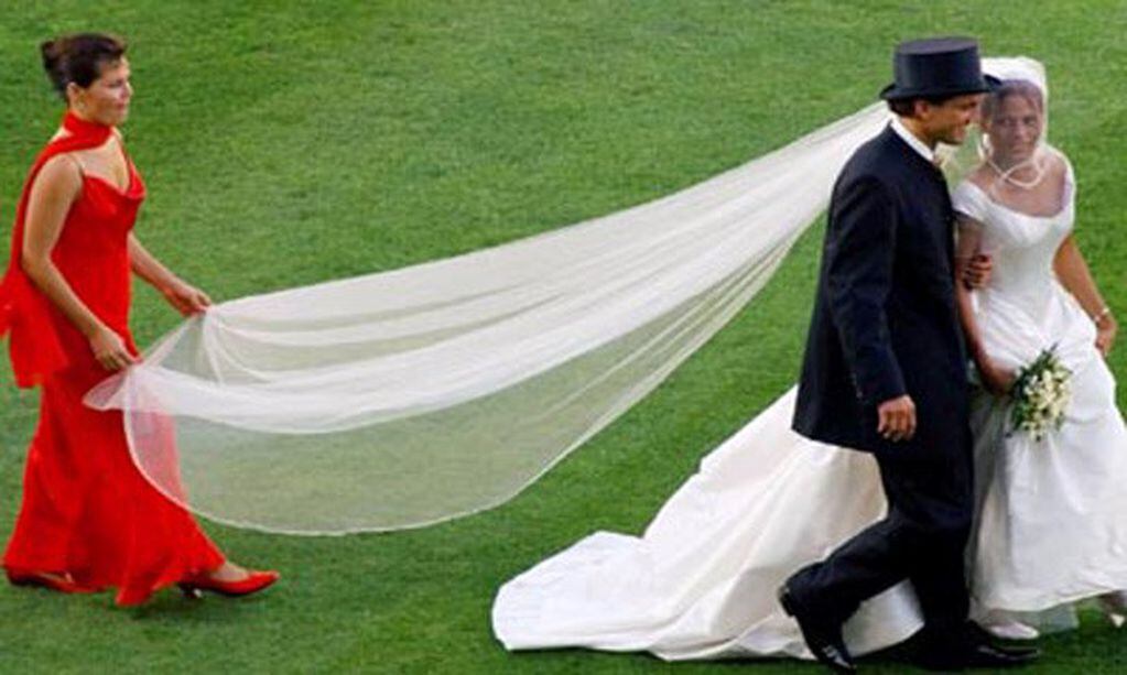 El noruego Oivind Ekeland se casó con su novia brasileña, Rosangela de Souza, en el campo de juego y previo al partido entre ambas selecciones. Permiso excepcional de Joao Havelange, presidente de la Fifa, por esa única vez.