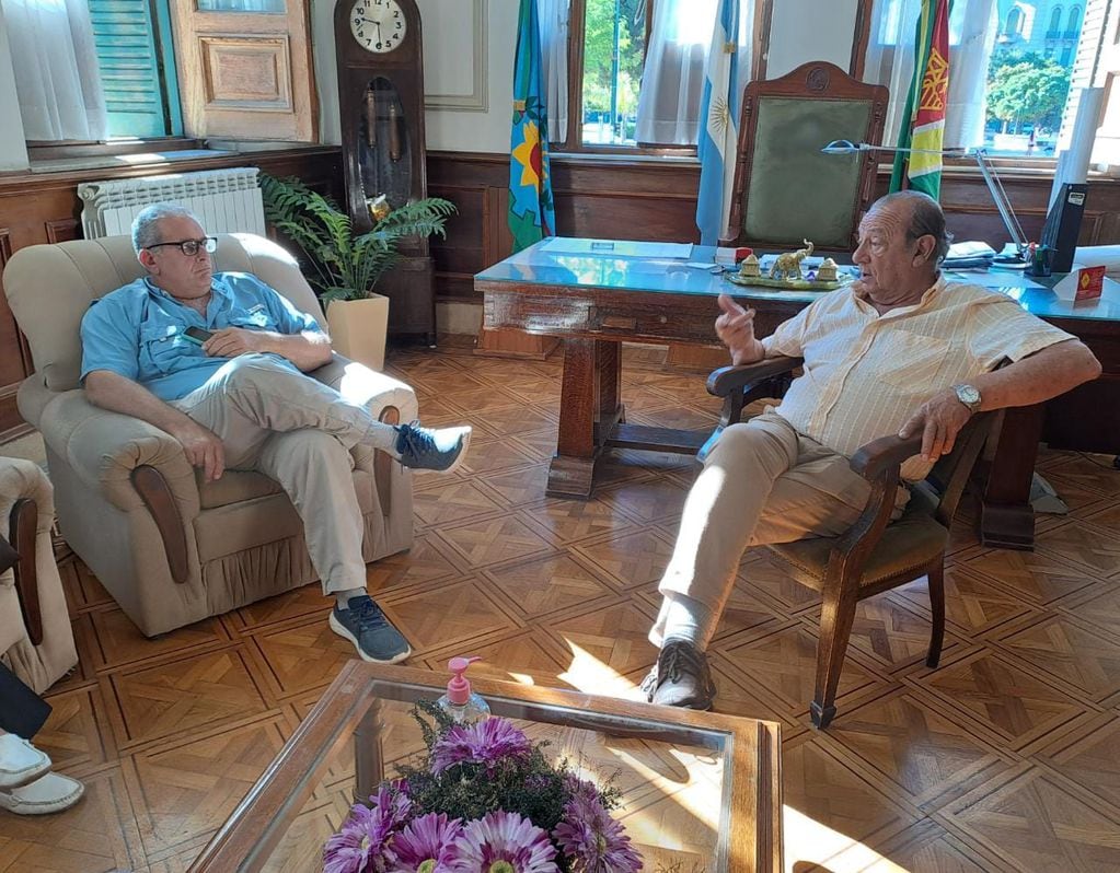 Sánchez se reunió con vecinos de Reta interesados en obtener la personería jurídica para el Centro de Jubilados