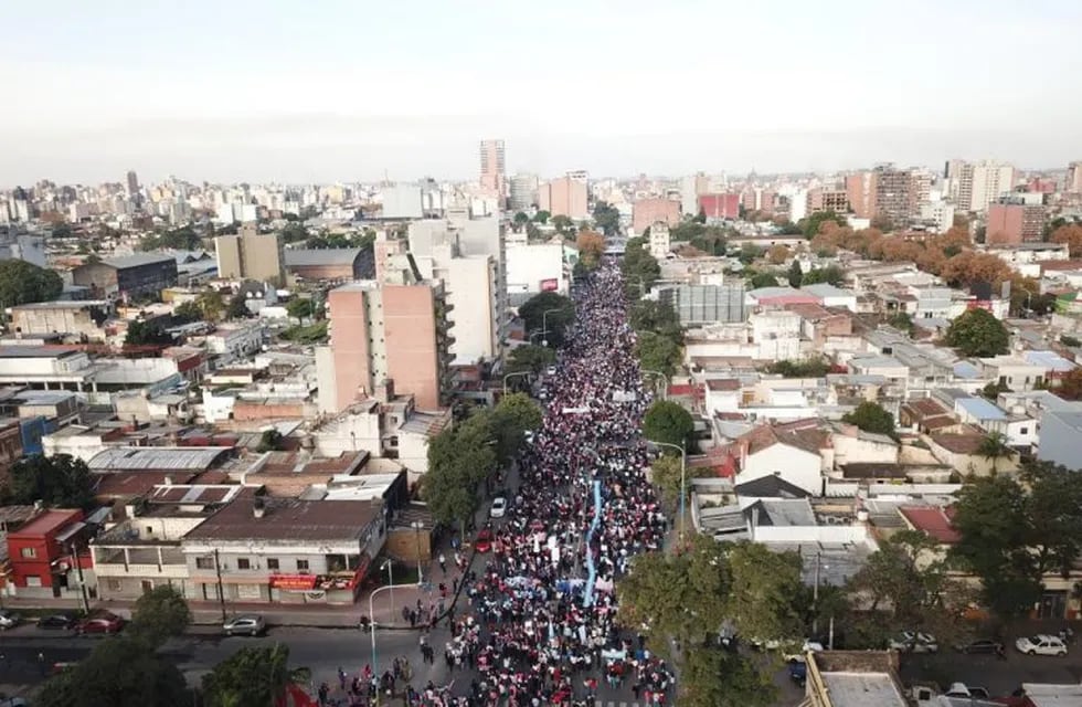 Miles de tucumanos se dieron cita para exclamarse en contra de la despenalización del aborto.